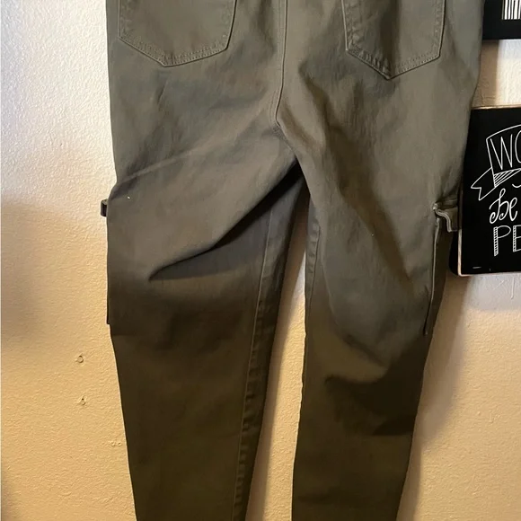 Skinny Olive Cargo Pants - Picture 4 of 5
